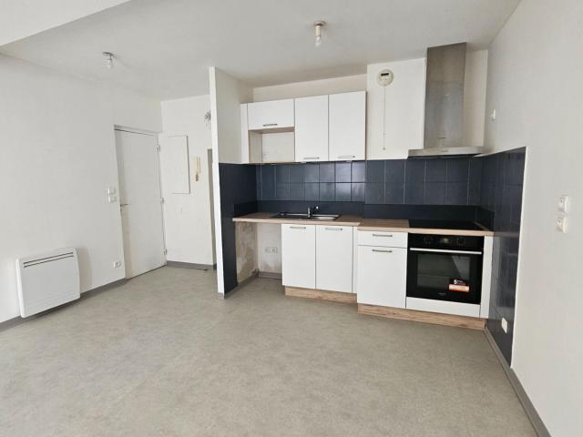 Appartement 3 pièces, 48 m² à louer à Saint Geniez d'Olt et d'Aubrac 12130