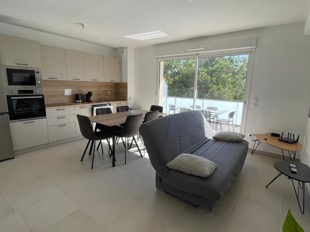 Appartement T2 bis neuf de 53m2 avec terrasse et 2 parkings