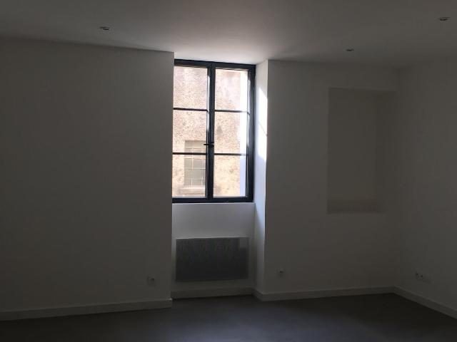 30 Appartement 3 pièces BERNIS !