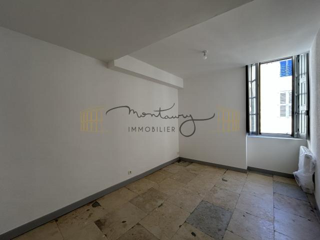 Appartement 3 pièces 51 m². Pourquoi pas un intitulé qui pourrait être: T3 entièrement rénové – Climatisation