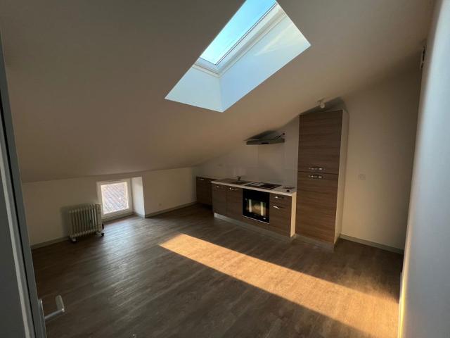 Appartement 3 pièces, 57 m² à louer à Nontron 24300