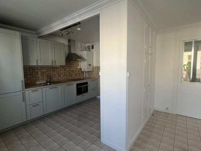 Appartement 3 pièces, 54 m² à louer à Bordeaux 33000