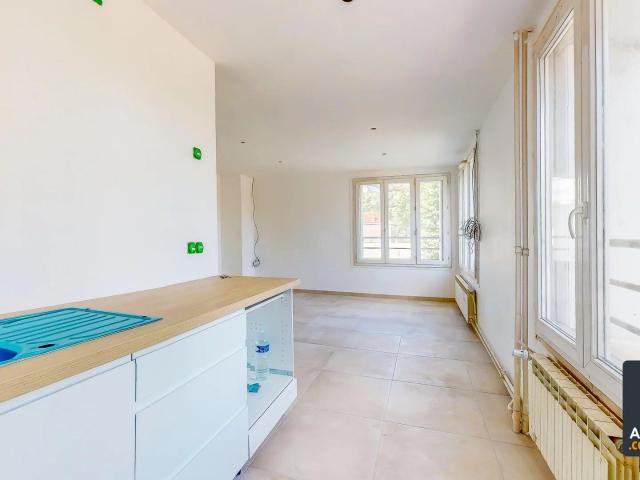 Appartement 3 pièces, 54 m² à louer à Décines Charpieu 69150