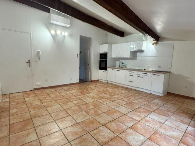 Appartement 3 pièces, 55 m² à louer à Garéoult 83136