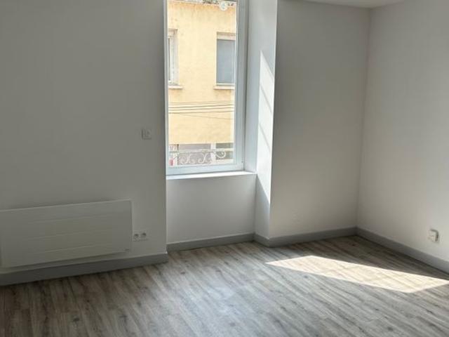 Appartement 3 pièces, 55 m² à louer à Millau 12100