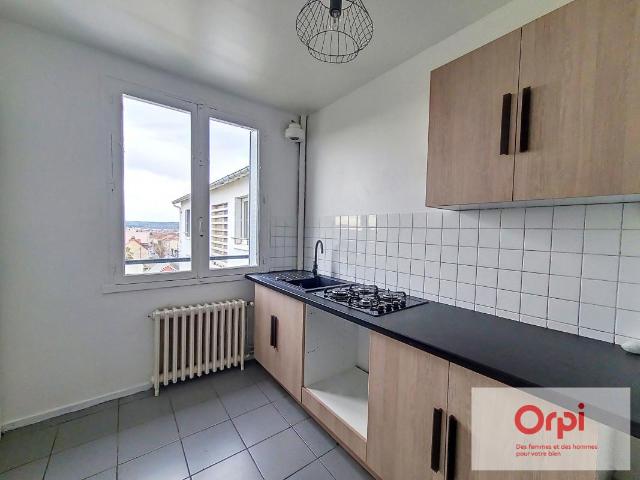 Appartement 3 pièces, 55 m² à louer à Montluçon 03100
