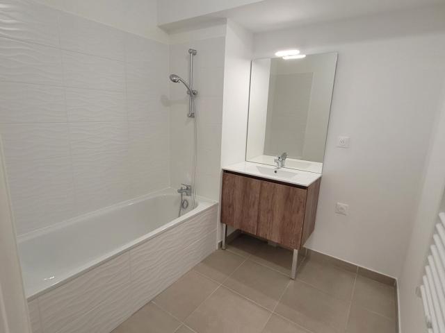 Appartement 3 pièces, 56 m² à louer à Trets 13530