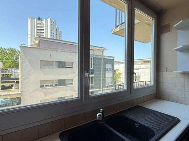 Appartement 3 pièces 56m2 REIMS 730 euros