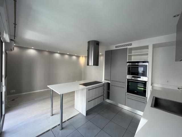 Appartement 3 pièces, 59 m² à louer à Antibes 06600