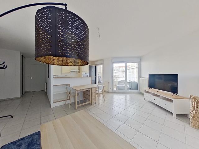 TASSIN LOCATION MEUBLEE APPARTEMENT TYPE 3 AVEC TERRASSE 5M2