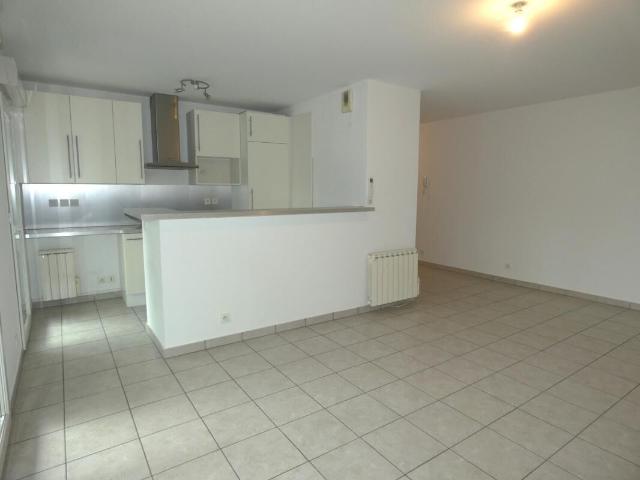 Appartement 3 pièces, 63 m² à louer à Vénissieux 69200