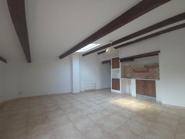 Appartement 3 pièces, 63 m² à louer à Aups 83630
