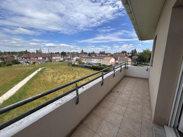 Appartement 3 pièces, 63 m² à louer à Béthune 62400