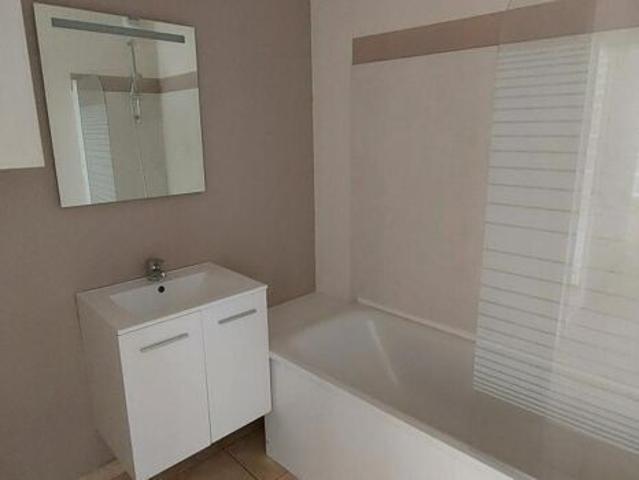 Appartement 3 pièces 63m2 REIMS 780 euros