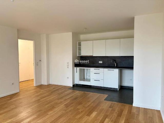 Appartement 3 Pièces 60.68m² à louer 1651 euros COURBEVOIE 924