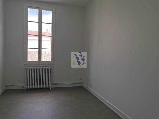 Appartement 3 pièces, 60 m² à louer à Angoulême 16000