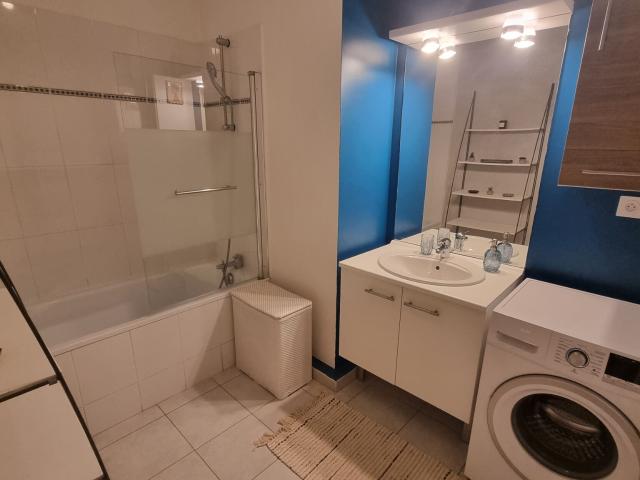 Appartement 3 pièces, 60 m² à louer à Marseille 2 13002