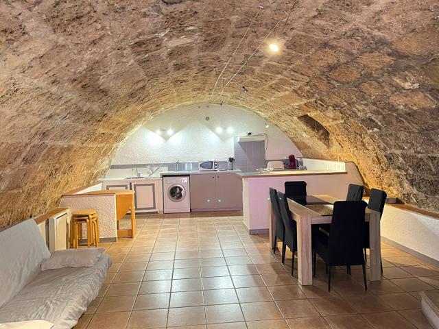 Appartement 3 pièces, 60 m² à louer à Méounes lès Montrieux 83136