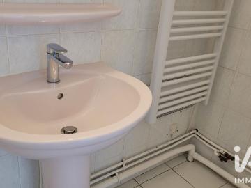 Appartement 3 pièces, 61 m² à louer à Cheval Blanc 84460