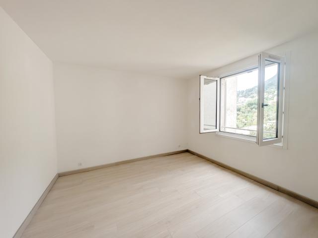 Appartement 3 pièces 62 m2 avec balcon et stationnement Résidence sécurisée