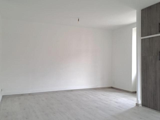 Appartement 3 pièces, 62 m² à louer à Arthès 81160