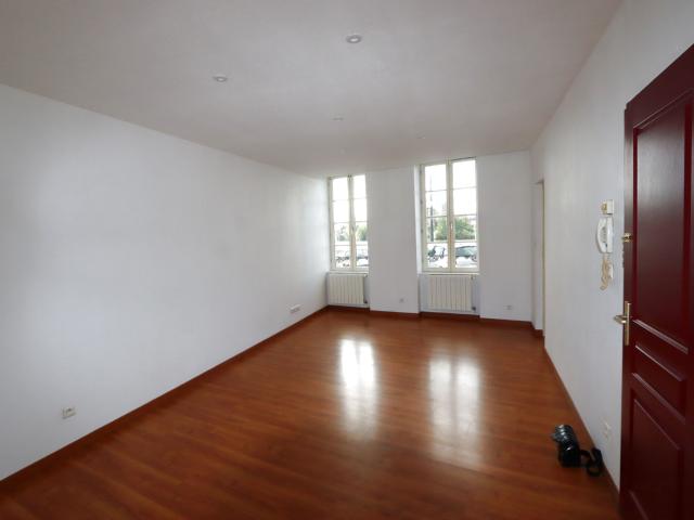 Appartement 3 pièces, 62 m² à louer à La Charité sur Loire 58400