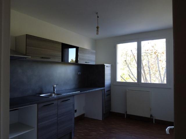 Appartement 3 pièces, 62 m² à louer à Moulins 03000