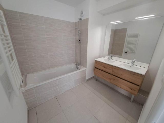 Appartement 3 pièces, 67 m² à louer à Vias 34450