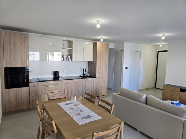 Location appartement 3 pièces 67 m² à Ferney Voltaire 01210