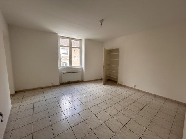 Appartement 3 pièces, 64 m² à louer à La Charité sur Loire 58400