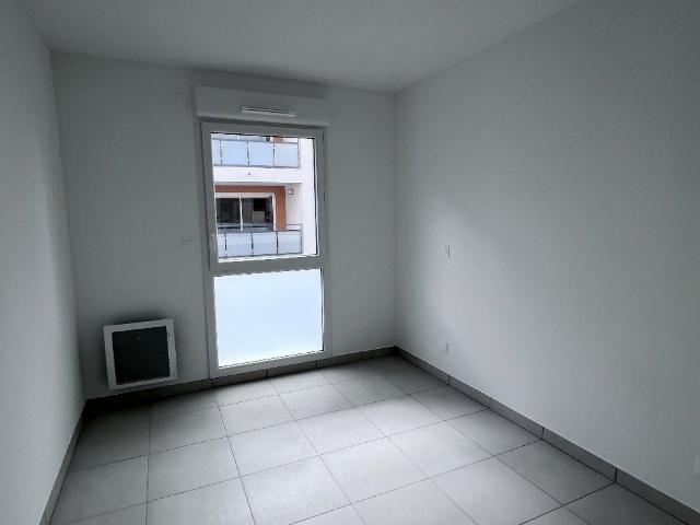 Appartement 3 pièces, 64m², en location à Nimes 819.38 € par mois * Appartement