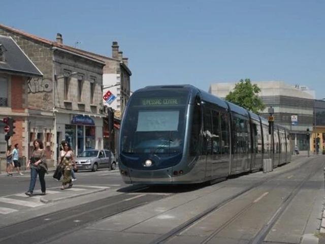 Appartement 3 pièces, 65 m² à louer à Bordeaux 33000