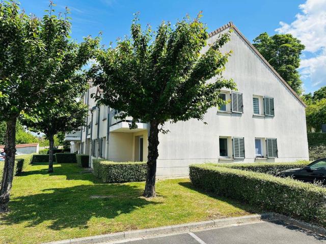 Appartement · 3 pièces · 65m². Cuisine aménagée. Terrasse