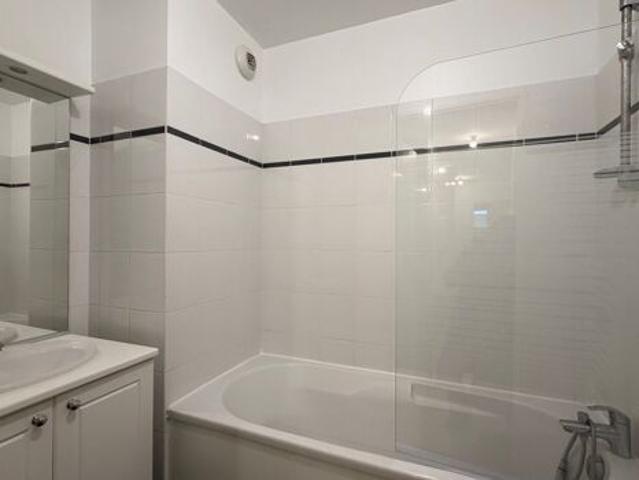 Appartement 3 pièces 66m2 REIMS 865 euros
