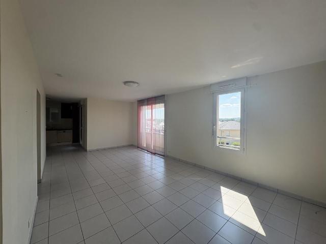 Appartement 3 pièces, 68 m² à louer à Luc la Primaube 12450