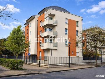Chelles Oise, Oise, Picardie - Cave, Balcon