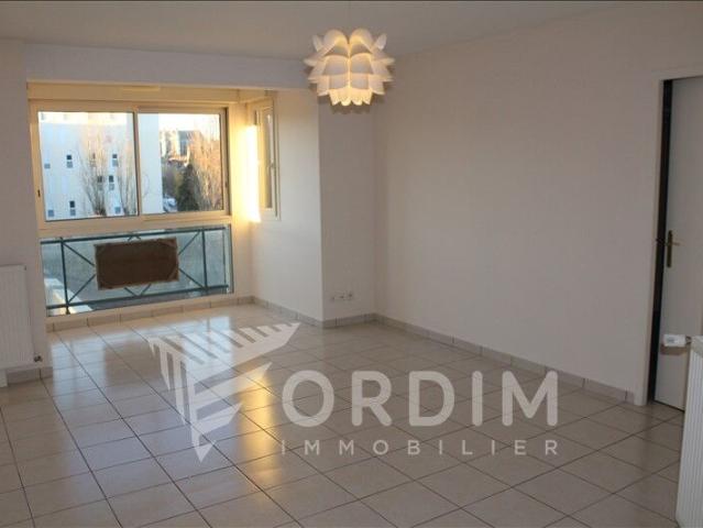 Appartement 3 pièces, 69 m² à louer à Auxerre 89000