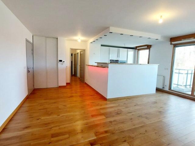 Appartement 3 pièces, 73 m² à louer à Prévessin Moëns 01280