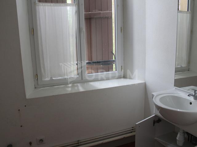 Appartement 3 pièces, 73 m² à louer à Saint Julien du Sault 89330