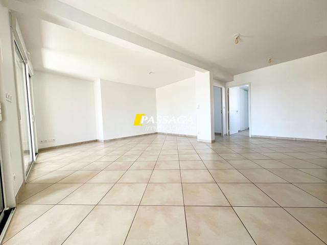 Appartement 3 pièces, 73 m² à louer à Sébazac Concourès 12740