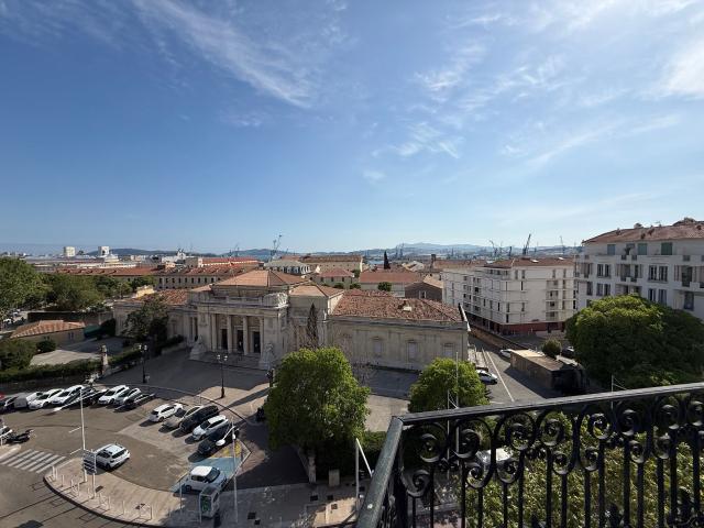 Appartement 3 pièces, 70 m² à louer à Toulon 83000