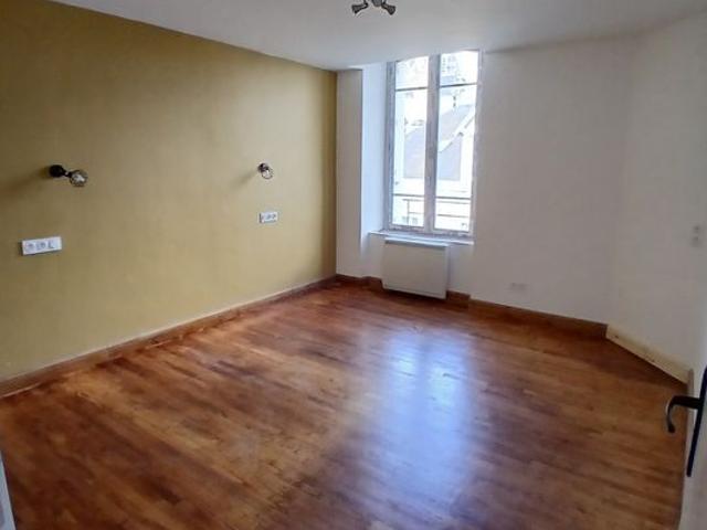 Appartement 3 pièces, 70 m² à louer à Fougères 35300
