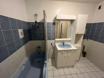 Appartement 3 pièces, 70 m² à louer à Luc la Primaube 12450