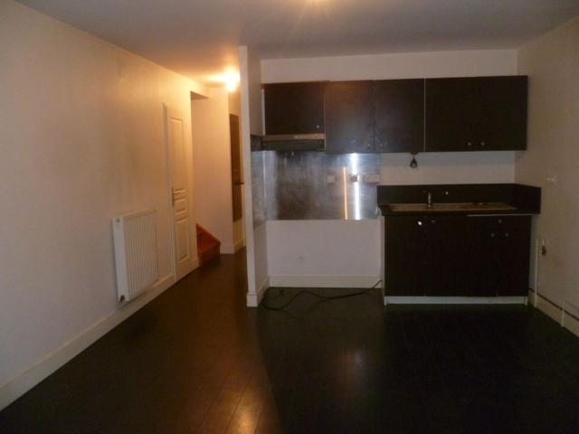 Appartement 3 pièces, 70 m² à louer à Saint Vallier 71230