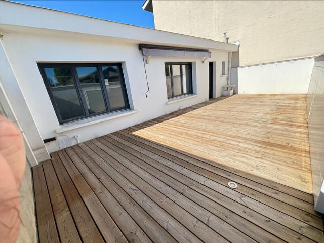 Appartement 3 pièces, 71 m² à louer à Bordeaux 33800