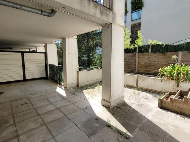 Aix Nord T3 grande Terrasse
