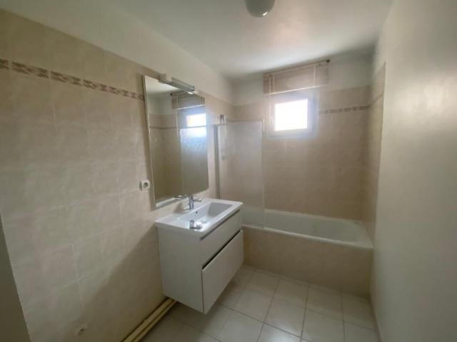 Appartement 3 pièces, 72 m² à louer à Ollioules 83190