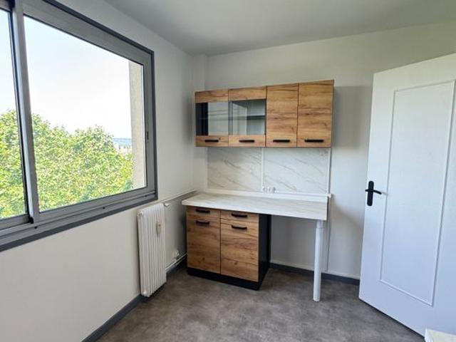 Appartement 3 pièces, 72 m² à louer à Poissy 78300