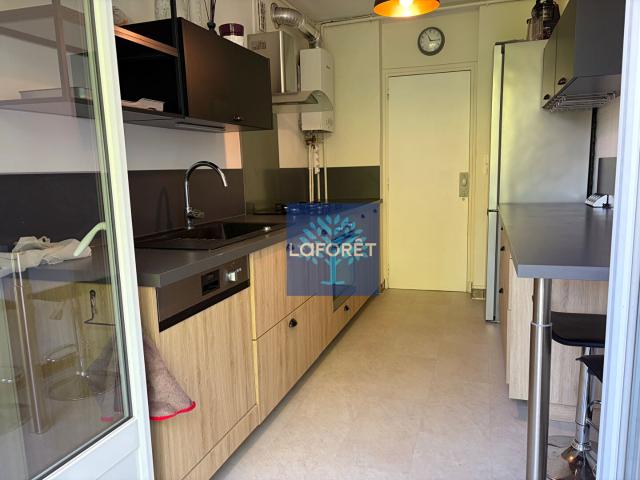 Appartement 3 pièces, 72 m² à louer à Saint Genis Laval 69230