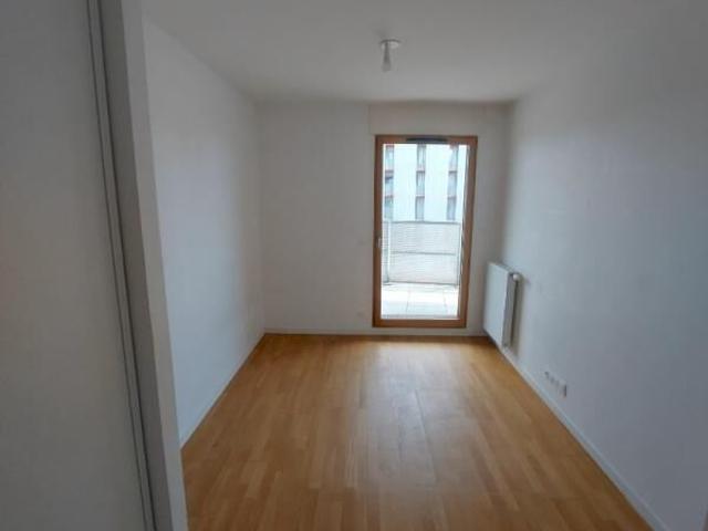 Appartement 3 pièces, 77 m² à louer à Bègles 33130